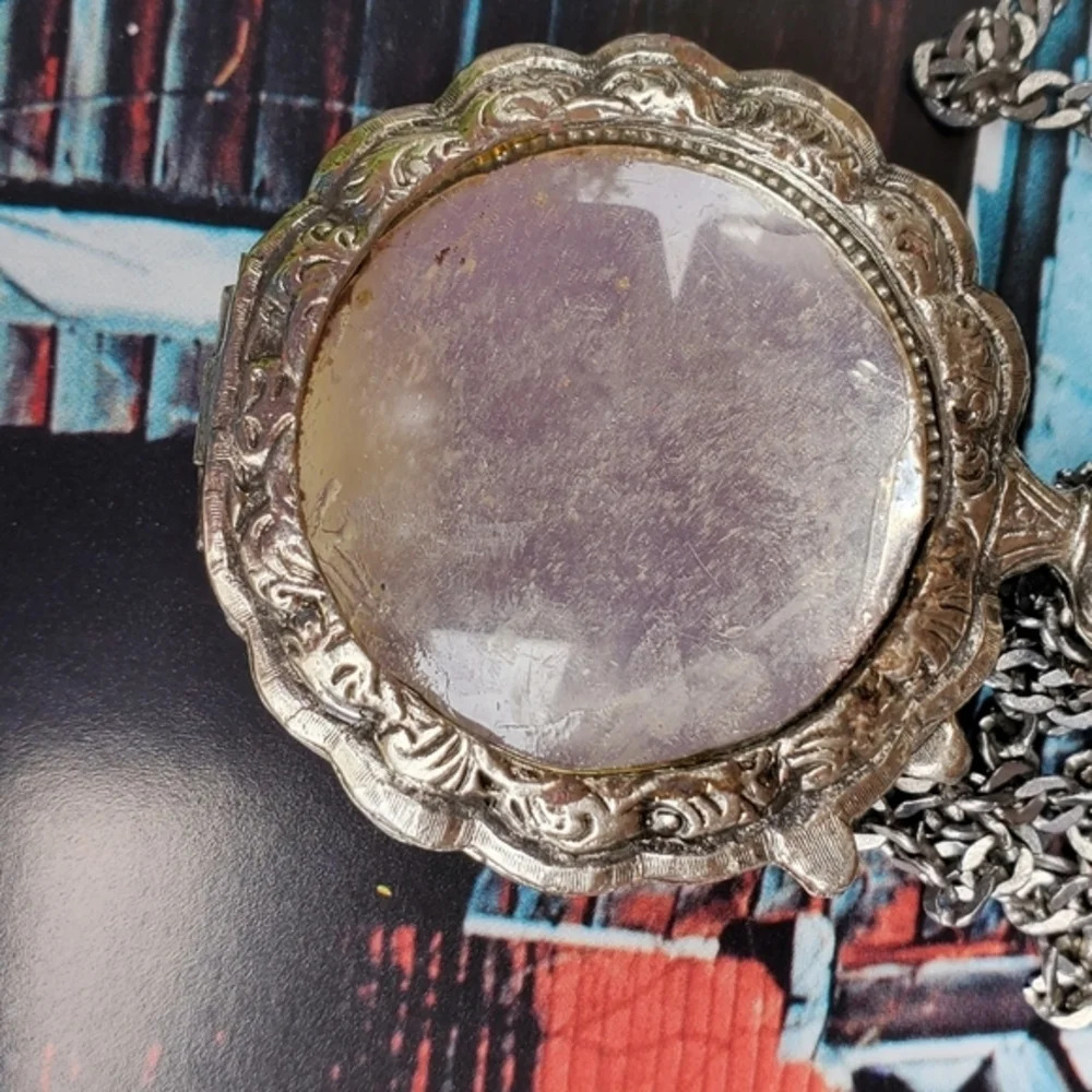 Vintage Locket Collection - Picture 2 of 13